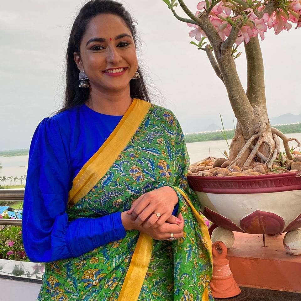 Zee Telugu Tv Anchor Kasi Annapurna In Green Saree Blouse